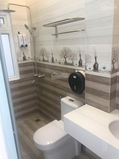 Nhà đẹp Nguyễn Thị Minh Khai, Quận 1! Cần Cho Thuê 3