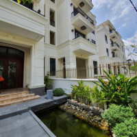 Chính Chủ Cho Thuê Nhanh Villas Vinhomes Golden River Tổng Diện Tích Sử Dụng Gần 300m2 - Giá Tốt Lh: 0907355866