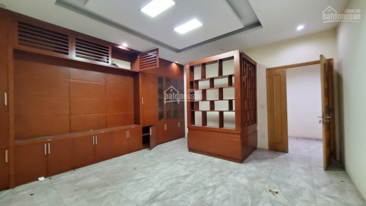 Chính Chủ Cho Thuê Nhanh Biệt Thự Cổ Hot Nhất Quận Hai Bà Trưng, Diện Tích 250m2/tầng Siêu đẹp, Vỉa Hè Rộng, 120tr 2