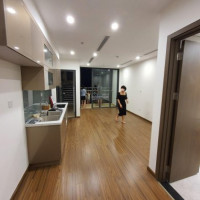 Chính Chủ Cho Thuê Nhanh Vinhomes West Point Studio 1pn Giá 8tr, 2 Phòng đồ Cơ Bản Giá 11tr/tháng Lh 0868271501