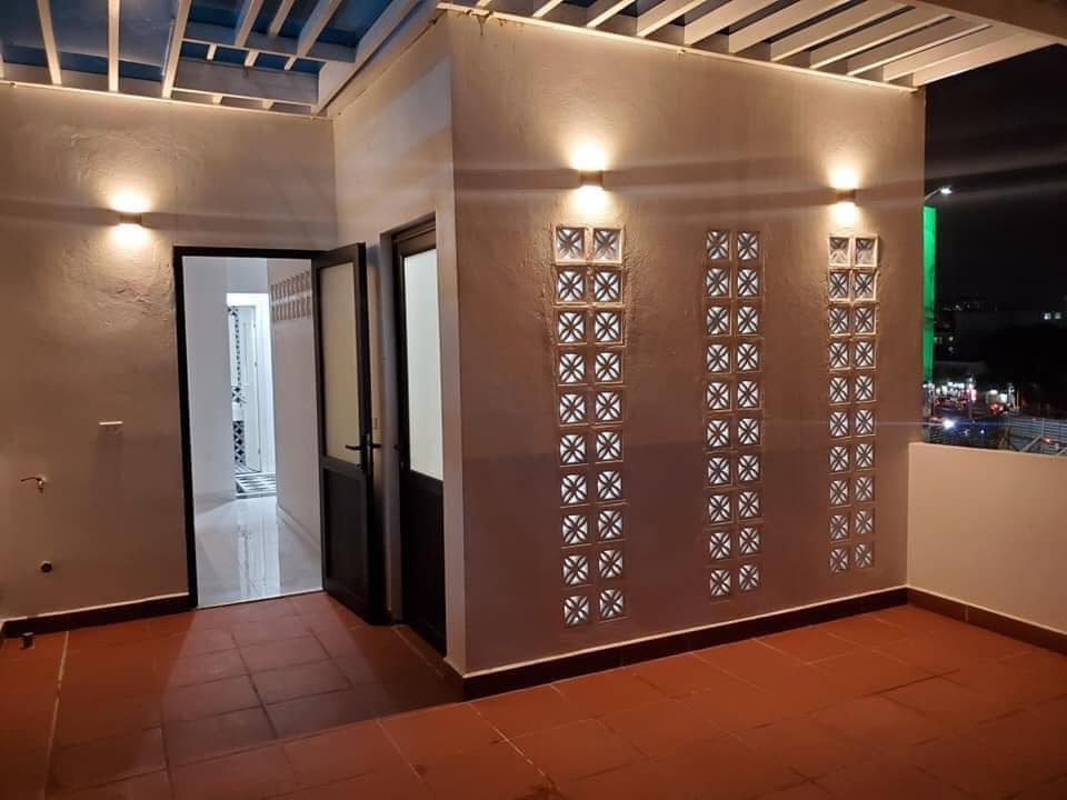 BÁN GẤP NHÀ MẶT PHỐ HỒ TÙNG MẬU - NGÃ TƯ ĐẠI HỌC QUỐC GIA