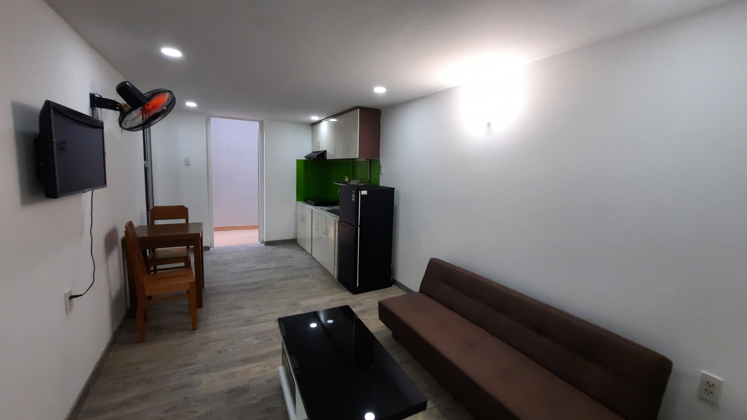Cho thuê căn hộ mini khu Trung Sơn giáp Quận 7 DT: 30-45m2, full nội thất, kệ bếp 4