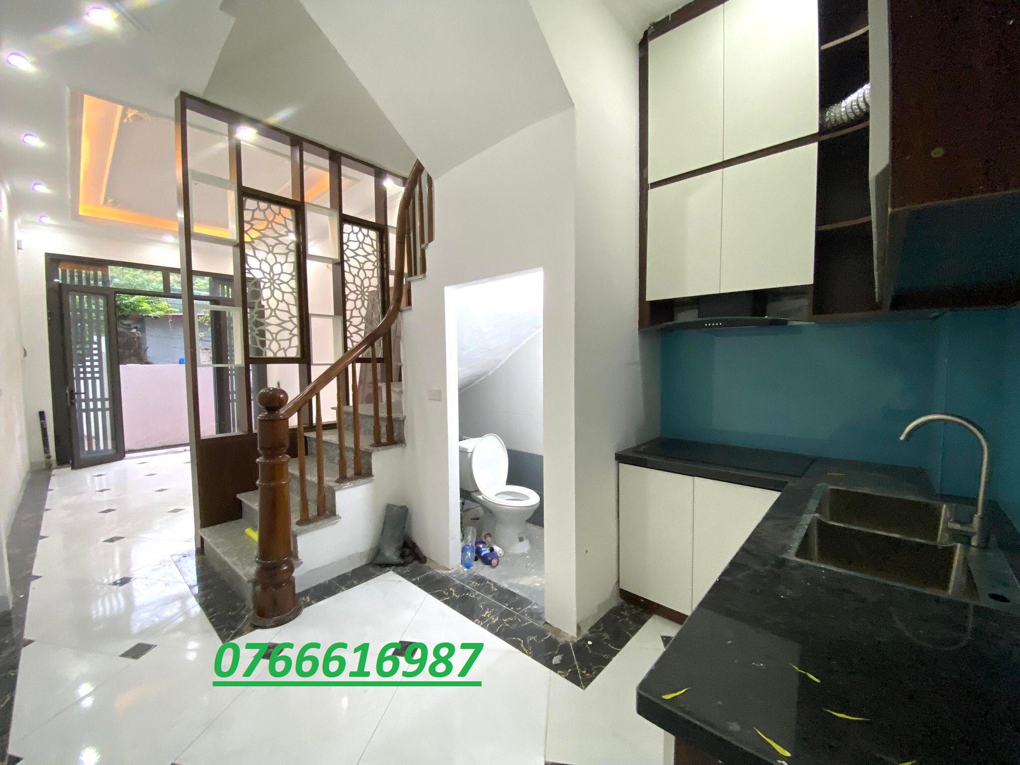 Chủ nhà cần bán 4 căn nhà trước Tết ở Bát Khối Long Biên giá chỉ 2.5 tỷ. Liên hệ em Hưng 0766616987. 6