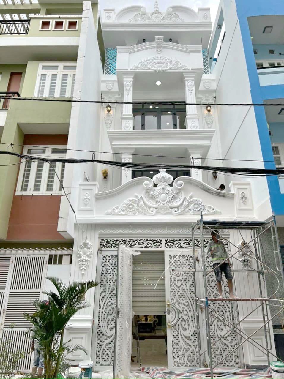 Cần bán Nhà mặt tiền đường Hoàng Quốc Việt, Phường Phú Thuận, Diện tích 91m², Giá 14.9 Tỷ - LH: 0983697777