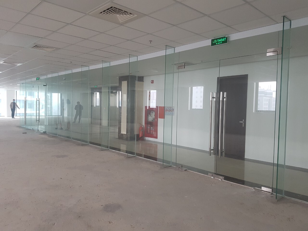 Cho thuê 200m2 văn phòng view đẹp phố Duy Tân, Cầu Giấy LH 0943.898.681 5