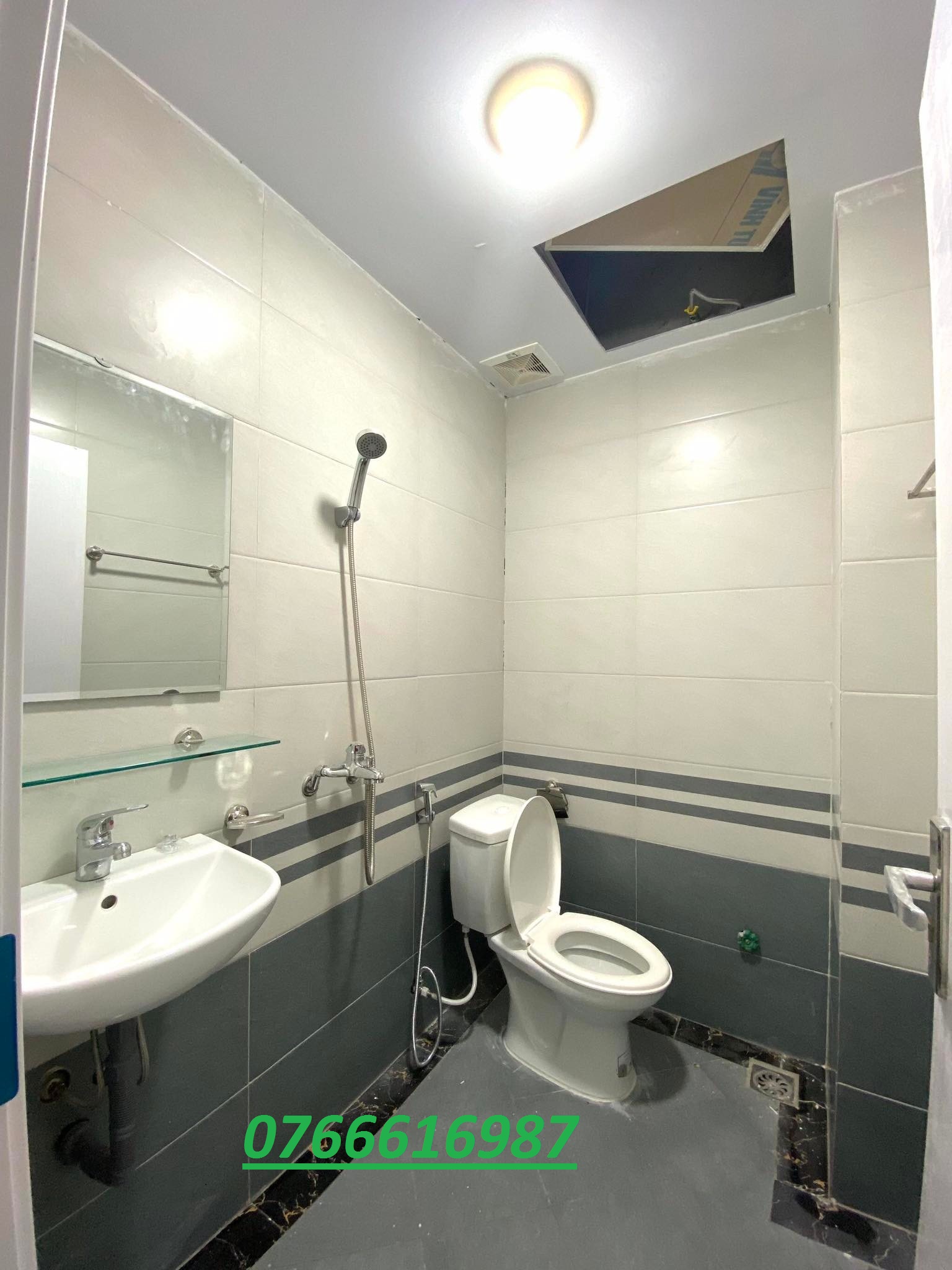 Chủ nhà cần bán 4 căn nhà trước Tết ở Bát Khối Long Biên giá chỉ 2.5 tỷ. Liên hệ em Hưng 0766616987. 4