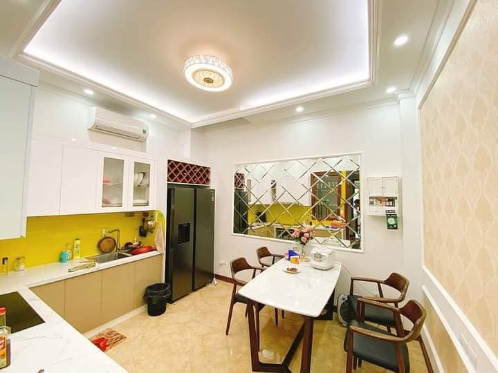 Bán nhà Giải Phóng, Hoàng Mai ô tô đỗ cửa, hai thoáng 50m2 x 5 tầng chỉ nhỉnh 7 tỷ, kinh doanh đỉnh
