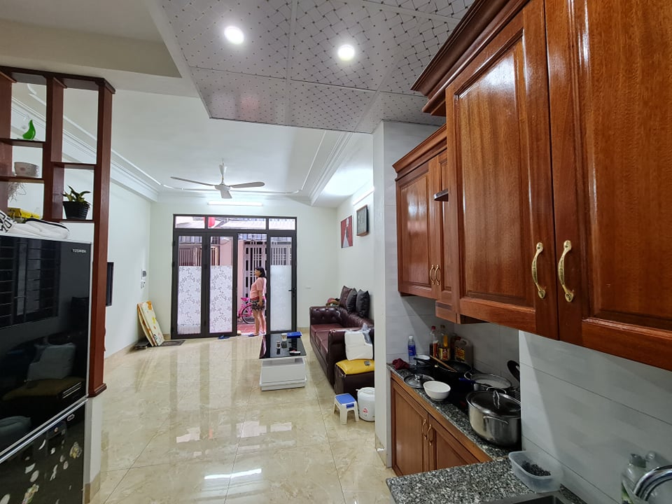 Cần bán Căn hộ chung cư Phường Ngọc Thụy, Long Biên, Diện tích 31m², Giá 2.55 Tỷ - LH: 0984142941