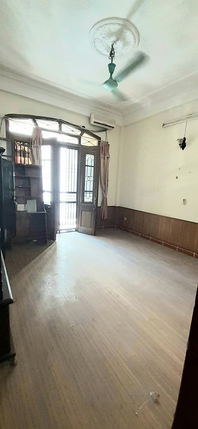 Cần bán Nhà mặt tiền đường Nguyễn Chí Thanh, Phường Láng Thượng, Diện tích 54m², Giá 7 Tỷ - LH: 0943570615 1