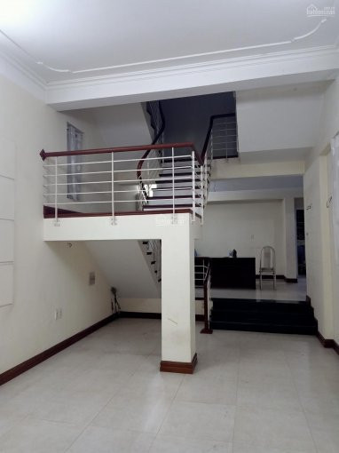 Chính Chủ Bán Nhanh Nhà 3 Tầng 135m2 Lô Góc View Hồ, ô Tô đỗ Cửa Giá Tốt 2