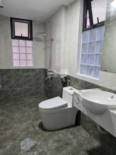 Bán Nhà Phố Ngọc Lâm - Lô Góc - View Hồ Ngọc Lâm - ô Tô đỗ Cửa - 40m2 - 4 Tầng - Mặt Tiền 6m 5