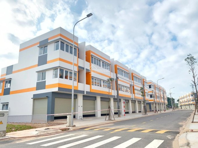 Vì Sao Giới đầu Tư đổ Xô Nhau Chọn Shophouse Trục Chính Oasiscity đối Diện đại Học Việt đức để Mua? 7