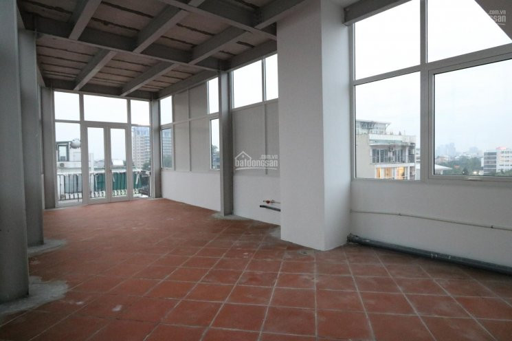 Cho Thuê 50m2 Tầng Thượng Trong Tòa Nhà 7 Tầng Trung Tâm Phố Tây View 4 Phía 1