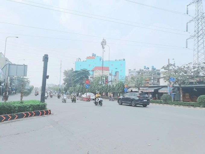 View Sông Thạnh Lộc-q12 2 Xe Hơi Ngủ Trong Nhà, 135m2, 4 Tầng, 63 Tỷ 4