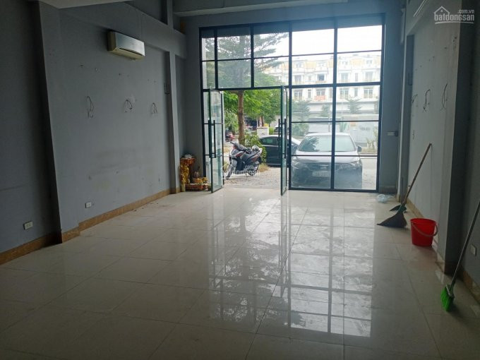 Chính Chủ Cho Thuê Nhanh Nhà Shophouse Mặt Phố Tố Hữu, Hà đông, Dt 60m2, 4t, 1 Hầm Mt 5m, Vỉa Hè 10m, Full điều Hòa 8