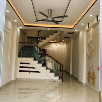 Chính Chủ Cho Thuê Nhanh Nhà Trung Kính 70m2 X 4 Tầng Mặt Tiền 5m Thông Sàn, Lh: 0918915791