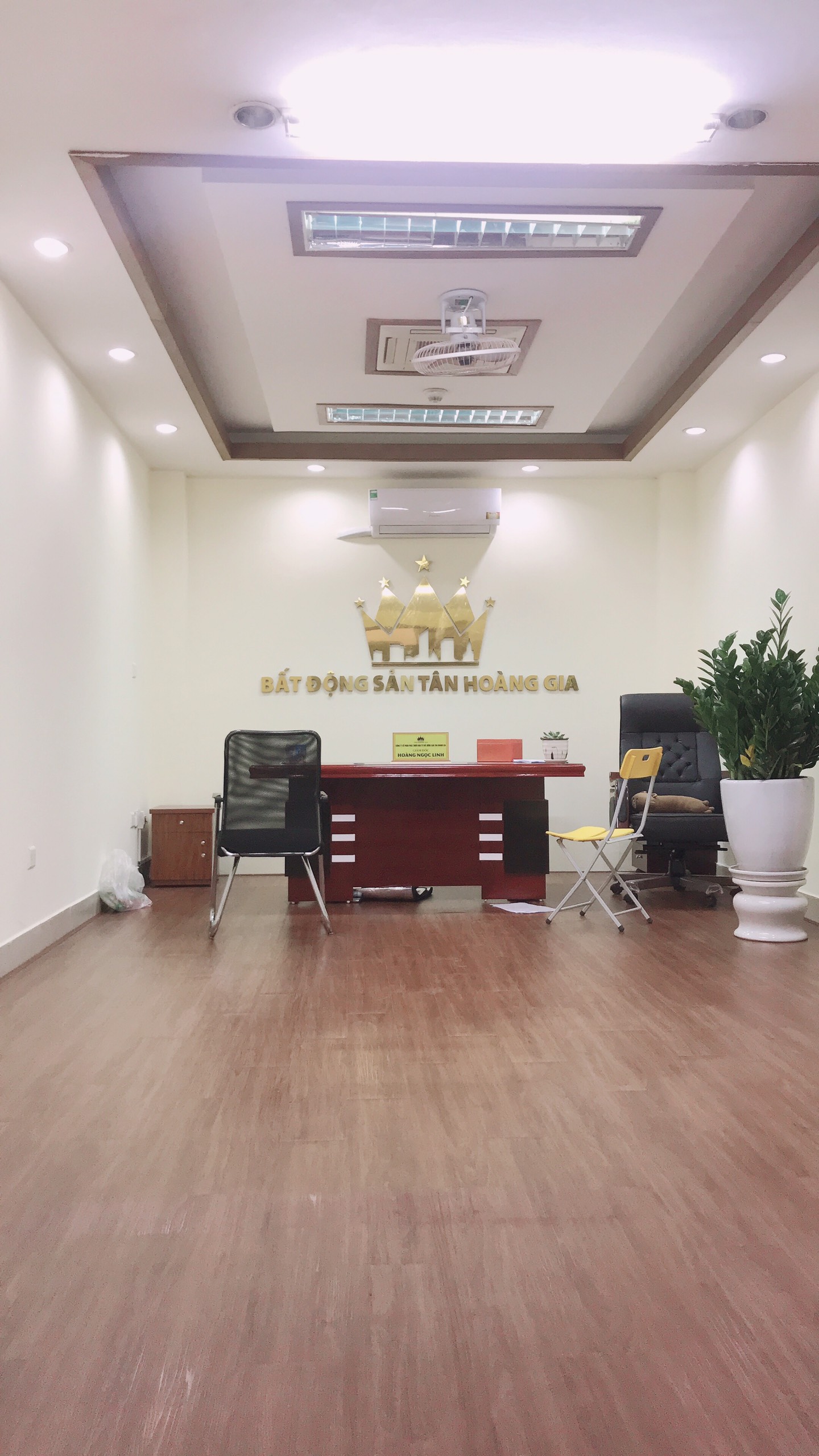 Cho thuê văn phòng, mặt bằng kinh doanh vị trí đắc địa nhất phố Lê Trọng Tấn, Thanh Xuân. LH : 0976.999.666