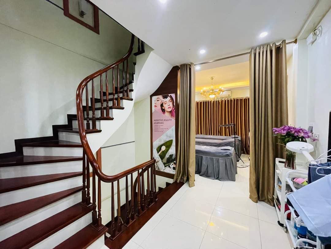Cần bán Nhà mặt tiền đường Chùa Láng, Phường Láng Thượng, Diện tích 40m², Giá 6 Tỷ - LH: 0969040000 2