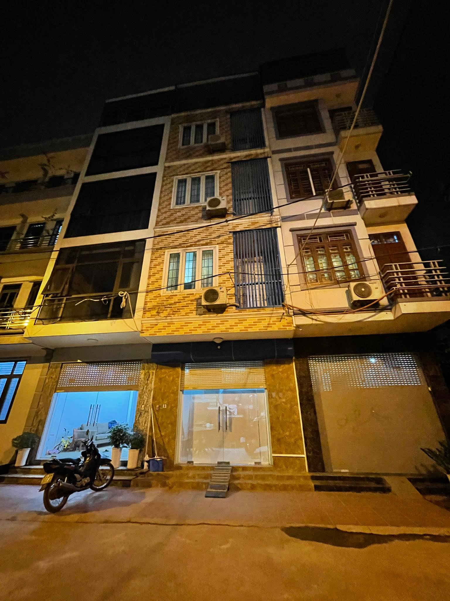 Bán nhà 5 tầng ngõ 1 phố Bùi Huy Bích, Hoàng Mai ô tô tránh 5