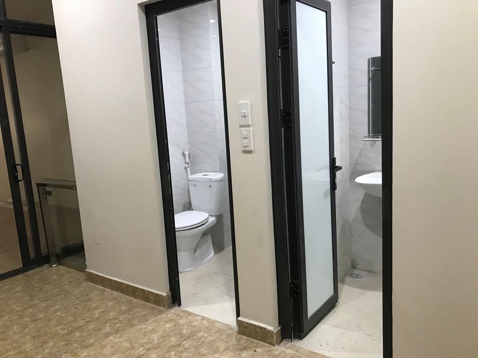 Cho thuê Văn phòng  Trần Thái Tông, Phường Dịch Vọng, Diện tích 80m², Giá 18 Triệu/tháng - LH: 0989790498 3