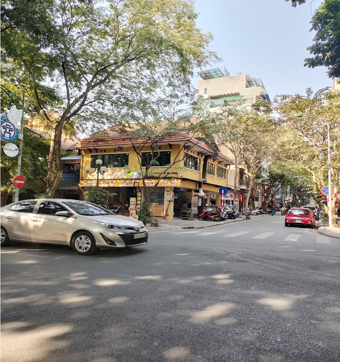 Bán nhà mặt phố Hoàn Kiếm 60m2, Lô Góc Kinh Doanh, View 2 Phố lớn, 2 Mặt tiền 15 mét, Vỉa hè rộng. 1