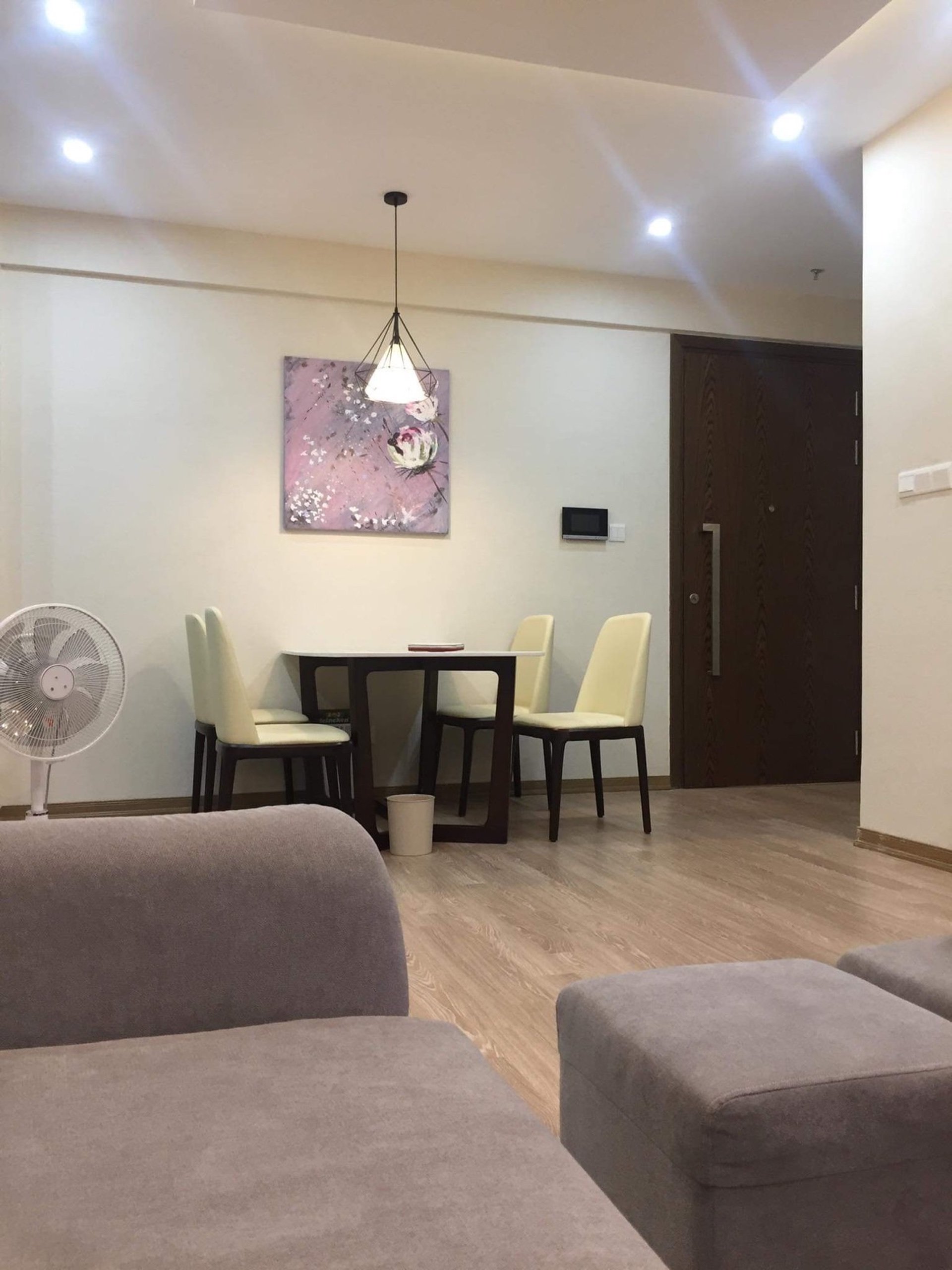 “Nhà mới” bán gấp căn Seasons Avenue 3pn nội thất cơ bản design tự thiết kế , hỗ trợ thuế phí 3