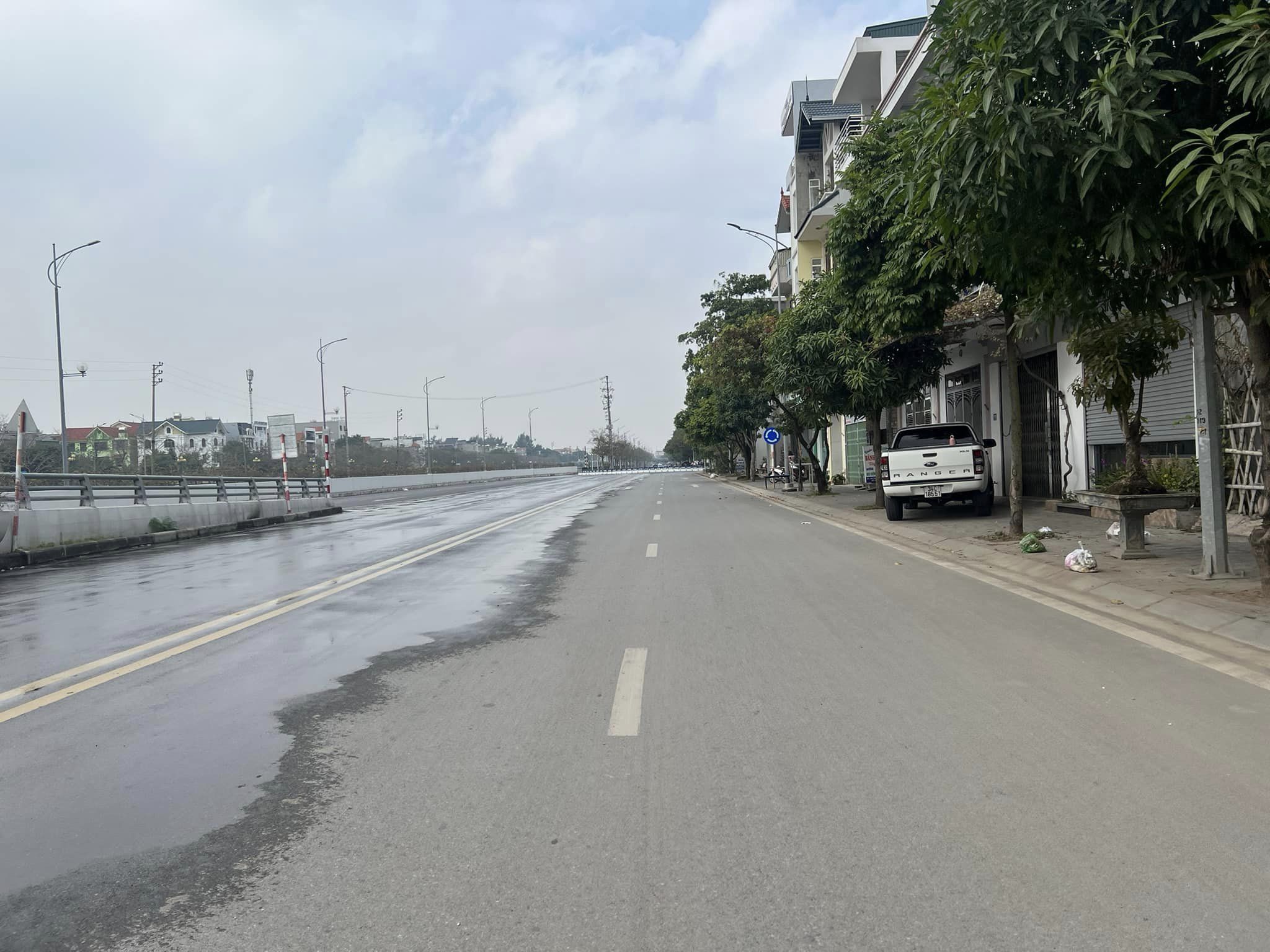 Bán đất mặt đường Bùi Thị Xuân, cầu chữ Y 67.5m2, mt 4.5m, đường và vỉa hè cực rộng, KD buôn bán 2