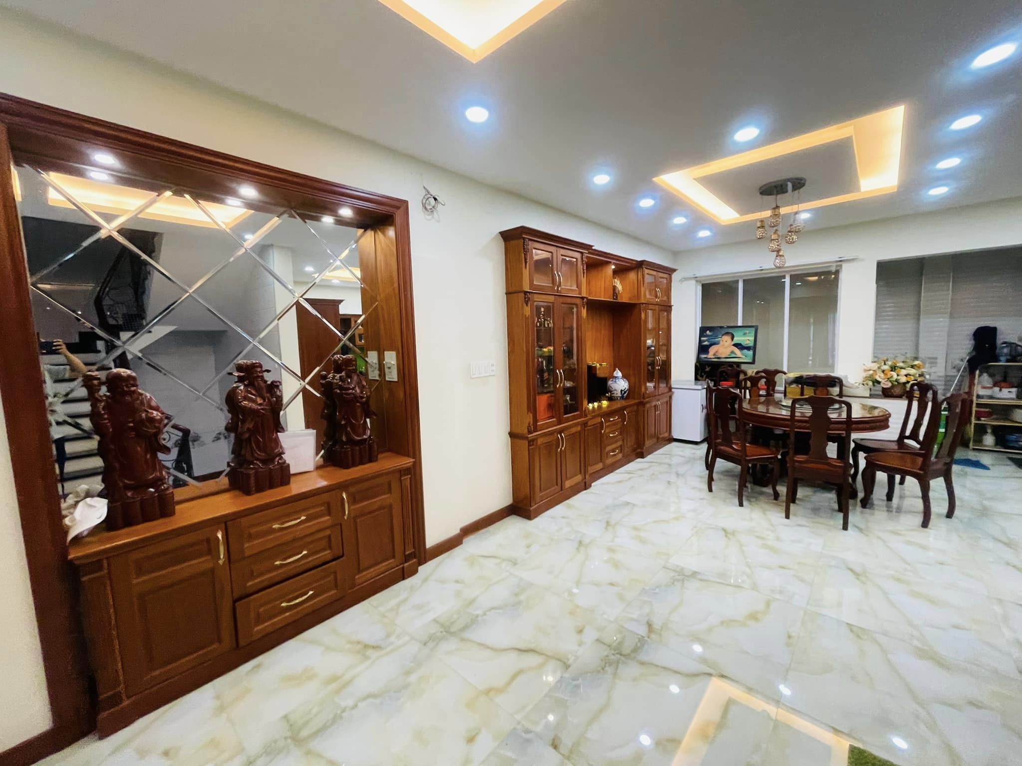 Bán Biệt Thự-HXH Tân Sơn Nhì-ngang 6.7m-nội thất xịn-khu phân lô-vuông+đẹp 2