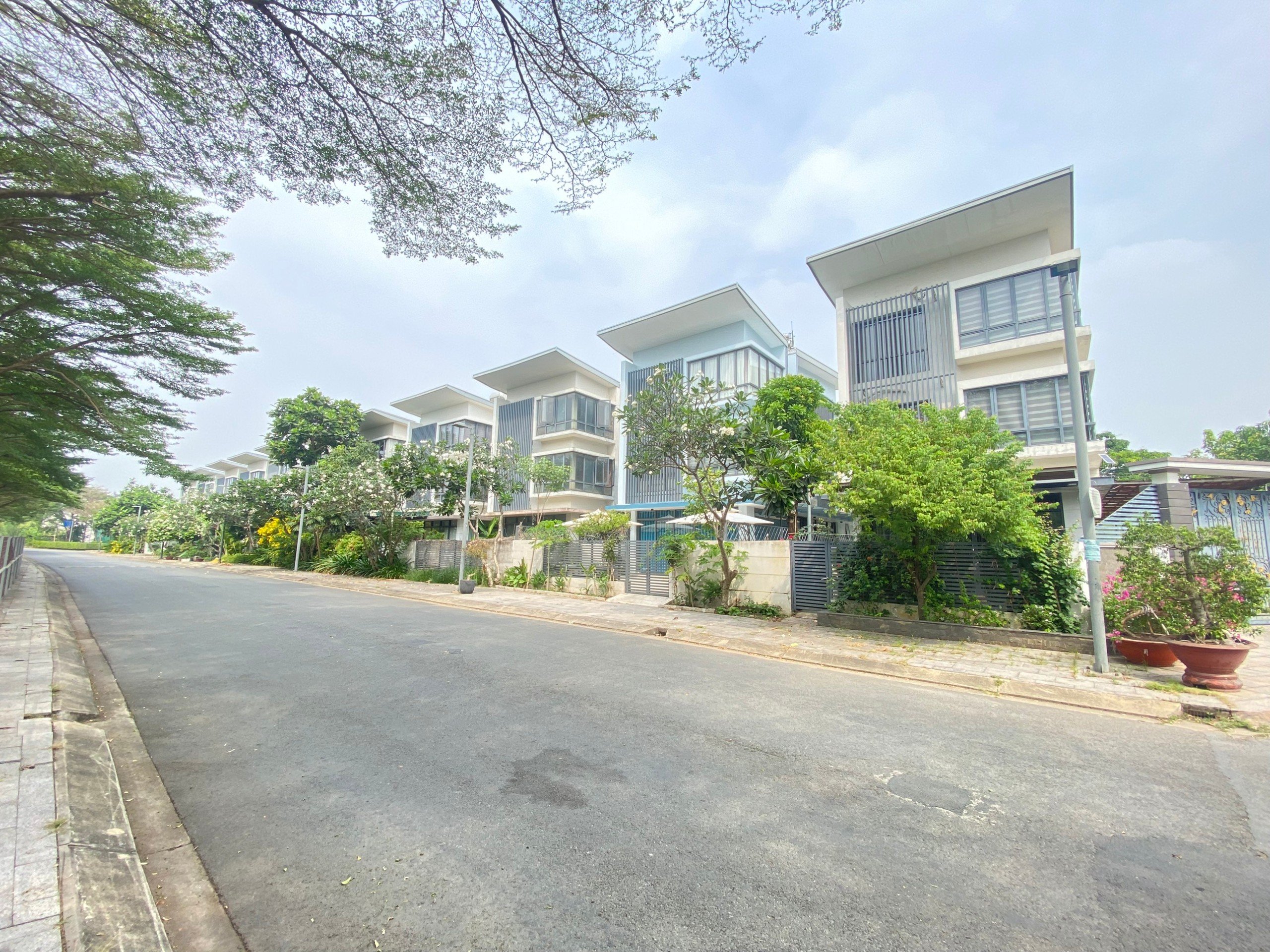 Cần bán Nhà mặt tiền đường Nguyễn Đình Thi, Phường Phước Long B, Diện tích 140m², Giá 17 Tỷ 4