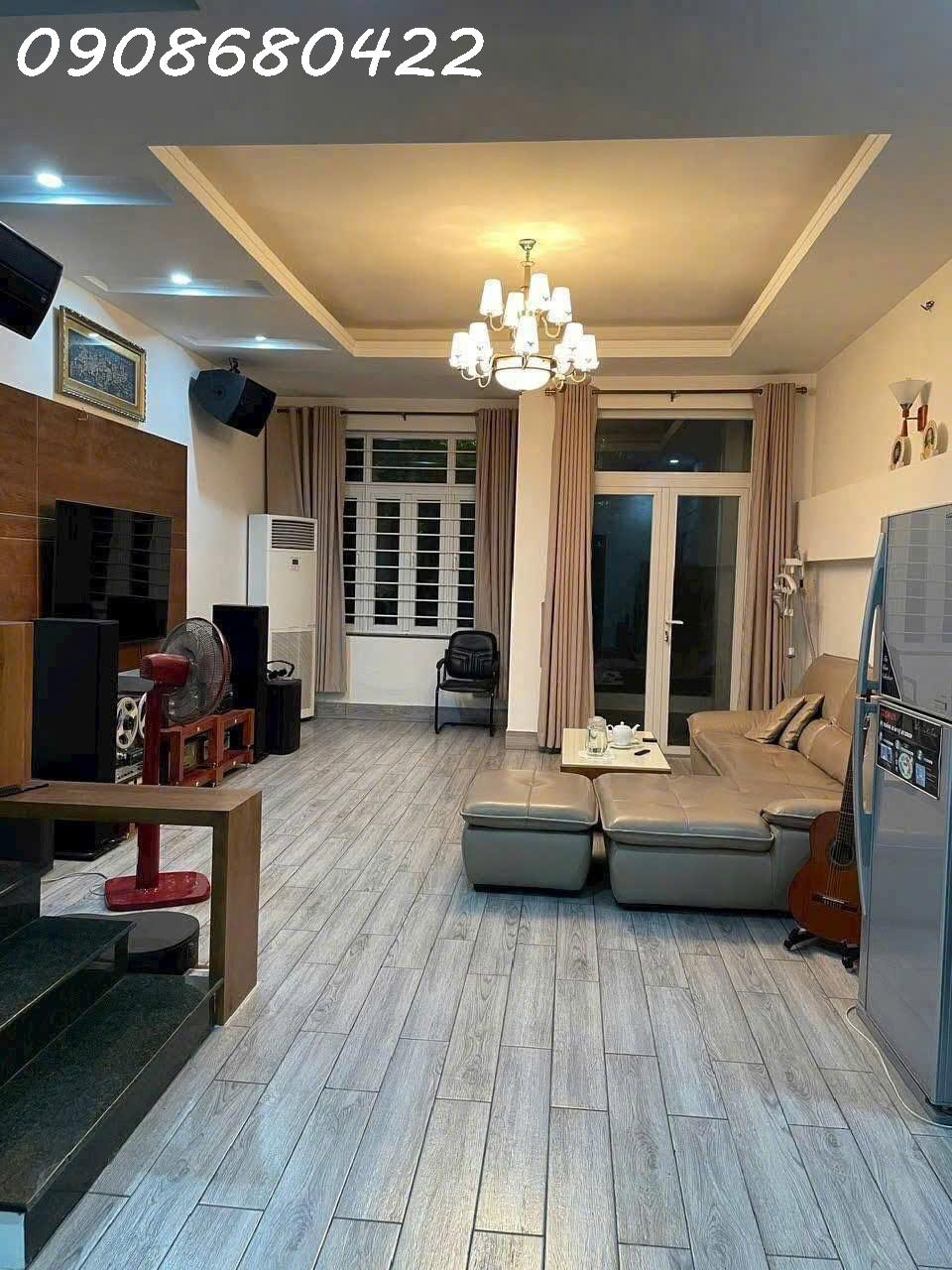 Bán nhà mặt phố Q.9, 100m², 3 tầng, 5PN, 12.5 tỷ, sổ hồng 4