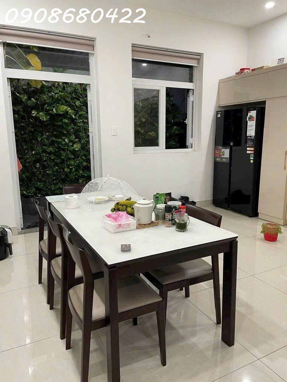 Bán nhà mặt phố Q.9, 100m², 3 tầng, 5PN, 12.5 tỷ, sổ hồng 5