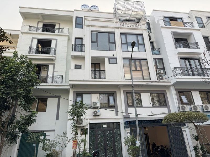 Chính chủ bán Shophouse Metropolitan - DT: 67,5m2, hai mặt đường, vị trí trung tâm huyện Gia Lâm 3