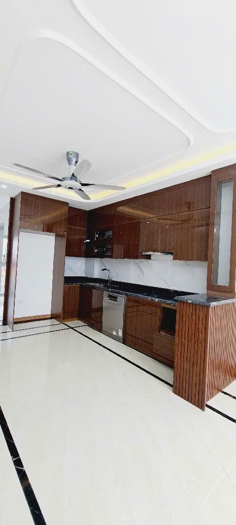 Cần bán Văn phòng đường Kim Đồng, Phường Giáp Bát, Diện tích 52m², Giá 22.8 Tỷ 5