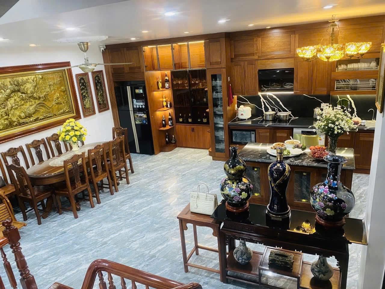 Bán căn nhà vườn 4 tầng đẹp KĐT Tuệ Tĩnh, ph Cẩm Thượng, TP HD, 108m2, mt 8m, giá tốt 3