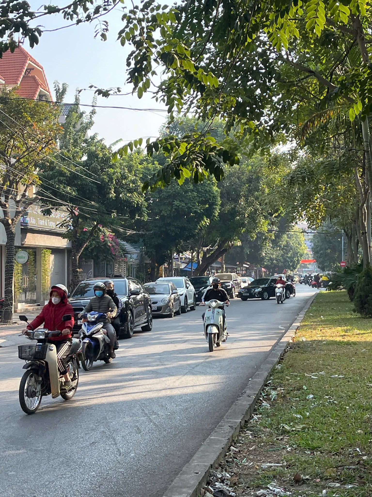 Bán đất mặt đường đôi Nguyễn Văn Linh, ph Tân Bình, TP HD, 180m2, mt 9m, KD buôn bán 3
