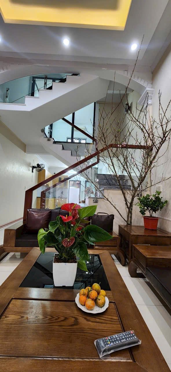 Bán nhà ngõ 160 Vũ Hựu, ph Thanh Bình, TP Hải Dương, 79m2, mt hơn 4m, 4 ngủ, ngõ oto 3