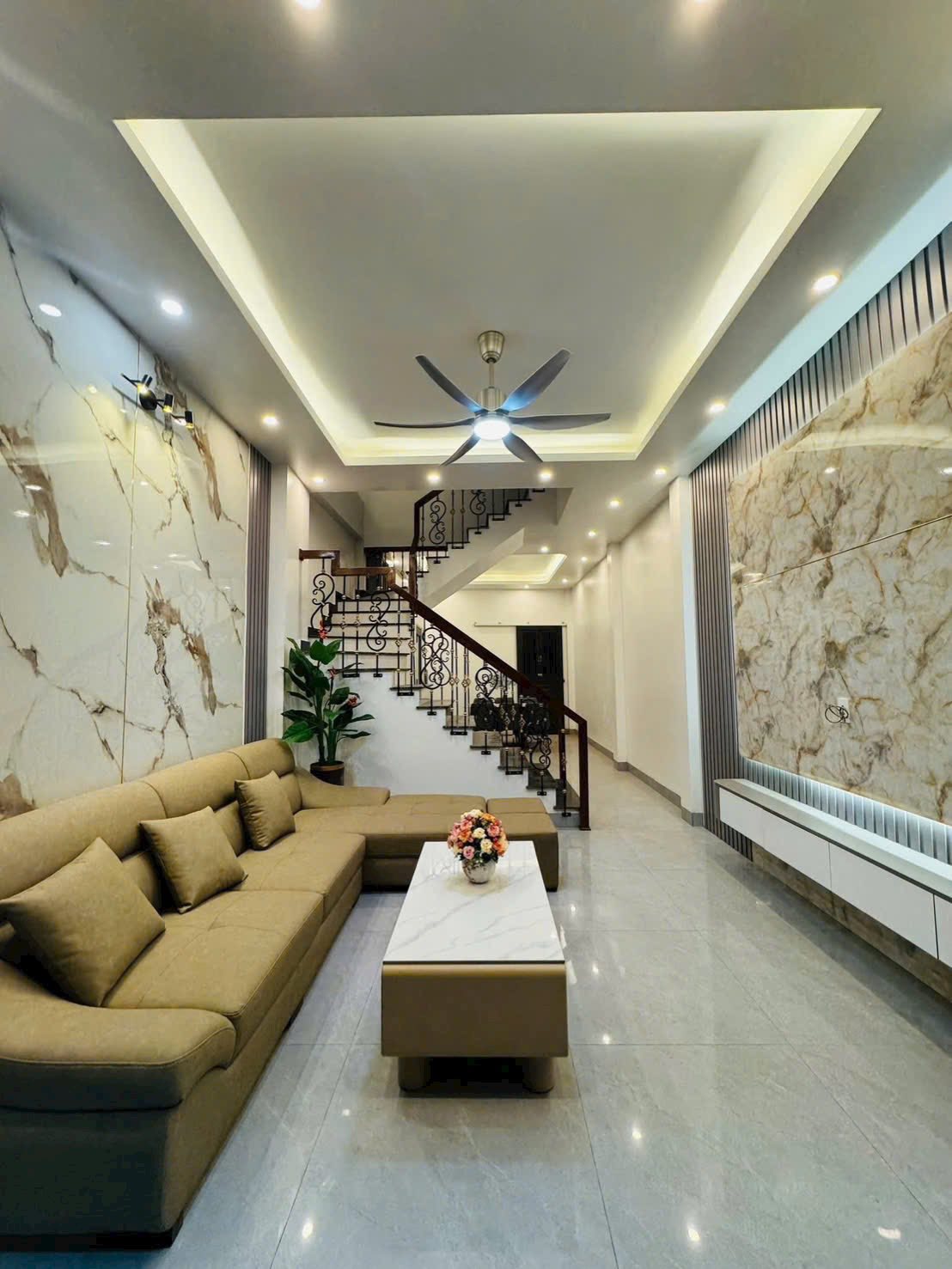 Bán 2 căn nhà 3 tầng ngõ phố Lê Viết Hưng, ph Ngọc Châu, TP HD, 46m2, mt 4m, 3 ngủ, ngõ oto 3