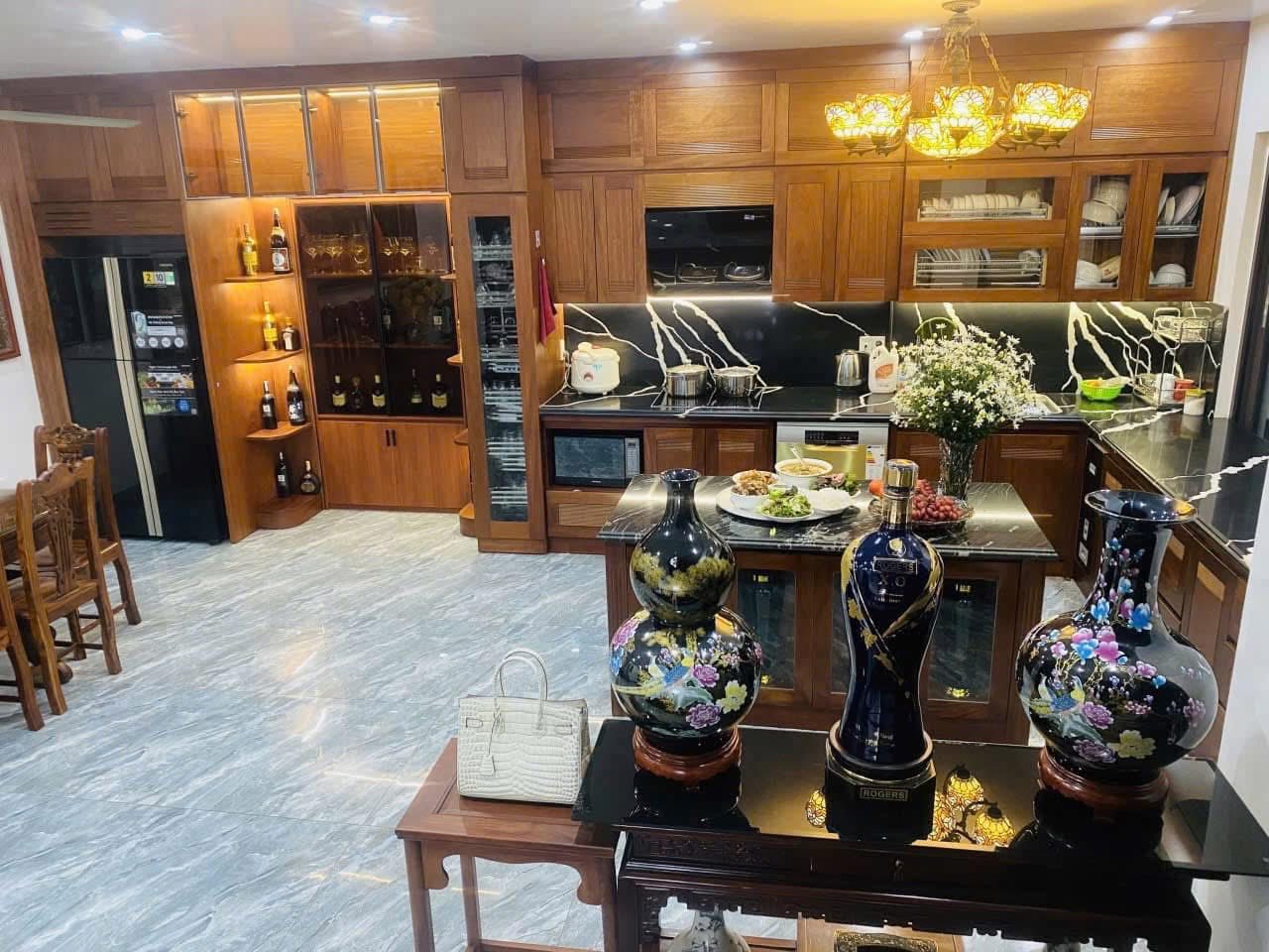 Bán căn nhà vườn 4 tầng đẹp KĐT Tuệ Tĩnh, ph Cẩm Thượng, TP HD, 108m2, mt 8m, giá tốt 4