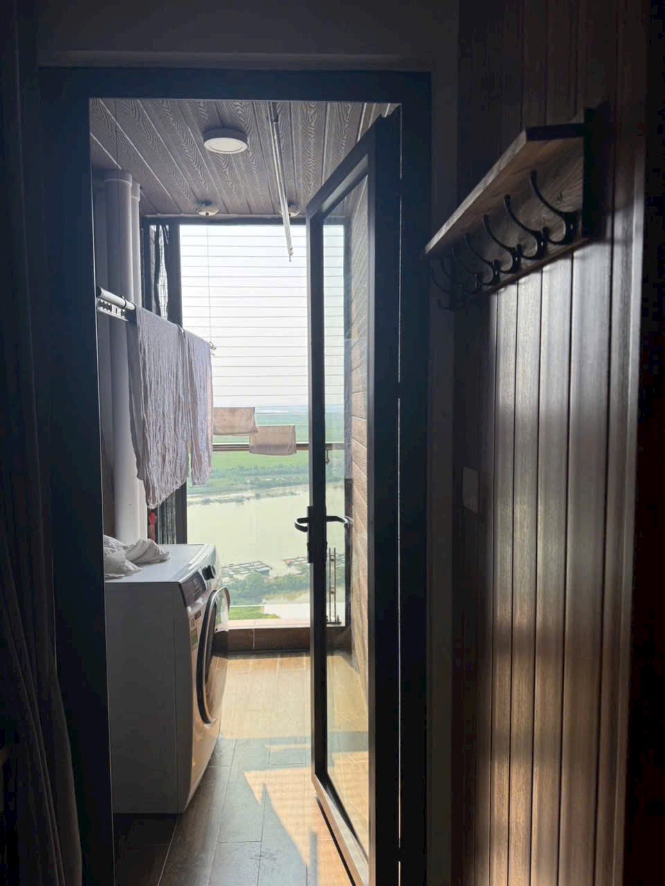 Bán căn chung cư Lighthouse tòa H2, tầng cao, Ecopark Hải Dương, 51m2, 2 ngủ, đủ đồ, giá rẻ 6