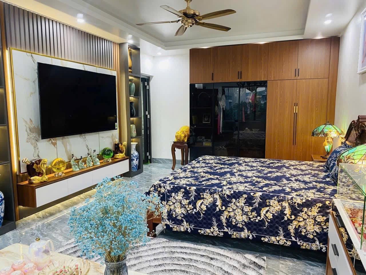 Bán căn nhà vườn 4 tầng đẹp KĐT Tuệ Tĩnh, ph Cẩm Thượng, TP HD, 108m2, mt 8m, giá tốt 8