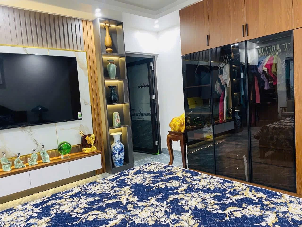 Bán căn nhà vườn 4 tầng đẹp KĐT Tuệ Tĩnh, ph Cẩm Thượng, TP HD, 108m2, mt 8m, giá tốt 9