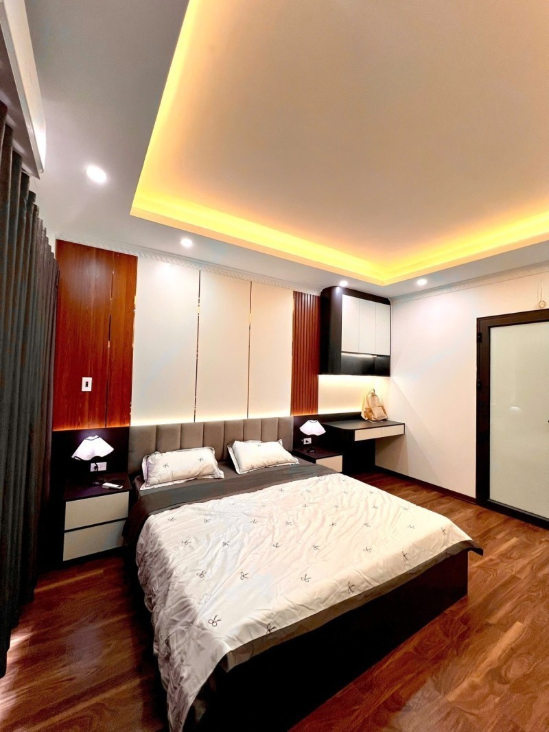 NHÀ ĐẸP NGUYỄN VĂN LINH – LONG BIÊN - NGÕ Ô TÔ QUA NHÀ – TRUNG TÂM KẾT NỐI – NHÀ 5 TẦNG HIỆN ĐẠI -