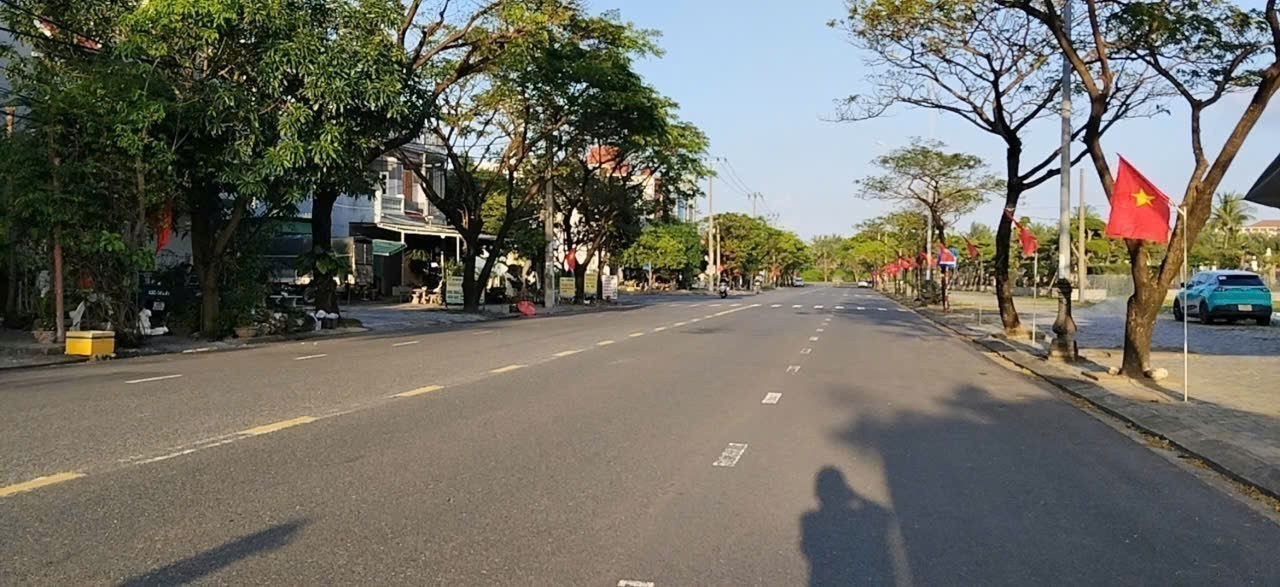 TUYỆT PHẨM ĐẤT BIỂN ĐÀ NẴNG - PHẠM HỮU NHẬT – ĐƯỜNG 15M, VỈA HÈ 9M – SÁT BIỂN, NÚI.