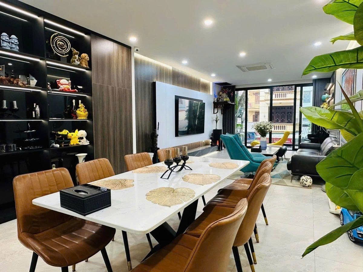 Hiếm nhà đẹp 7 tầng mặt phố Bạch Thái Bưởi, 92m2, mặt tiền rộng 4.5m, thang máy, kinh doanh 2