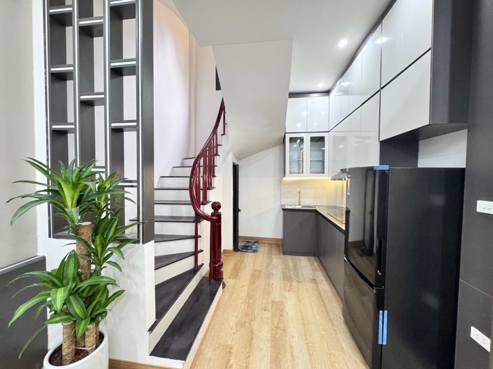 Bán nhà Kim Giang, Hoàng Mai, gần phố, full nội thất, 32m2, 8.6 tỷ(CTL) 2