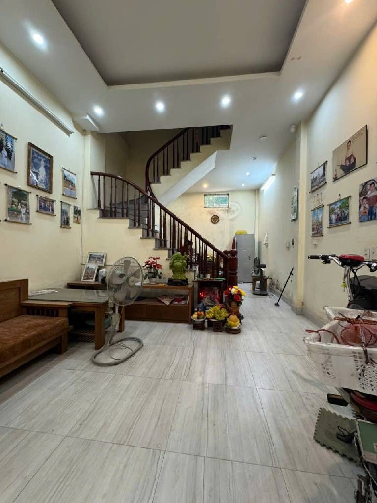 Bán nhà Cự Lộc, Thanh Xuân, gần Ô tô, thông Kinh doanh, 44m2, 10.8 tỷ(CTL)