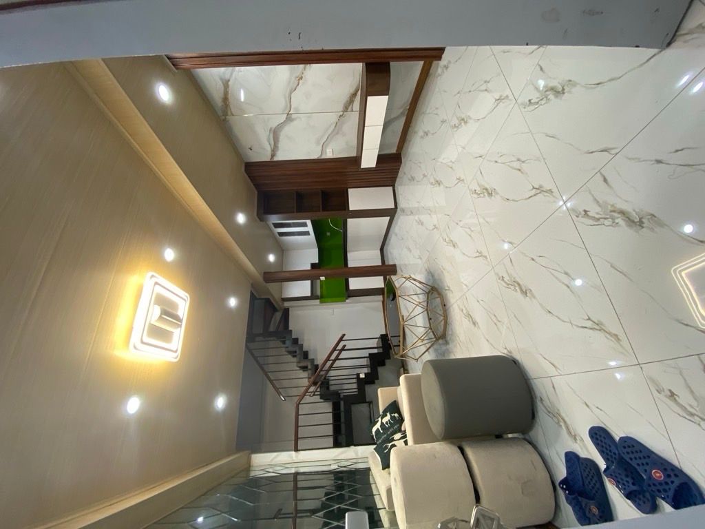 Cần bán Nhà mặt tiền đường Đông Thiên, Phường Vĩnh Hưng, Diện tích 30m², Giá 3.6 Tỷ 2