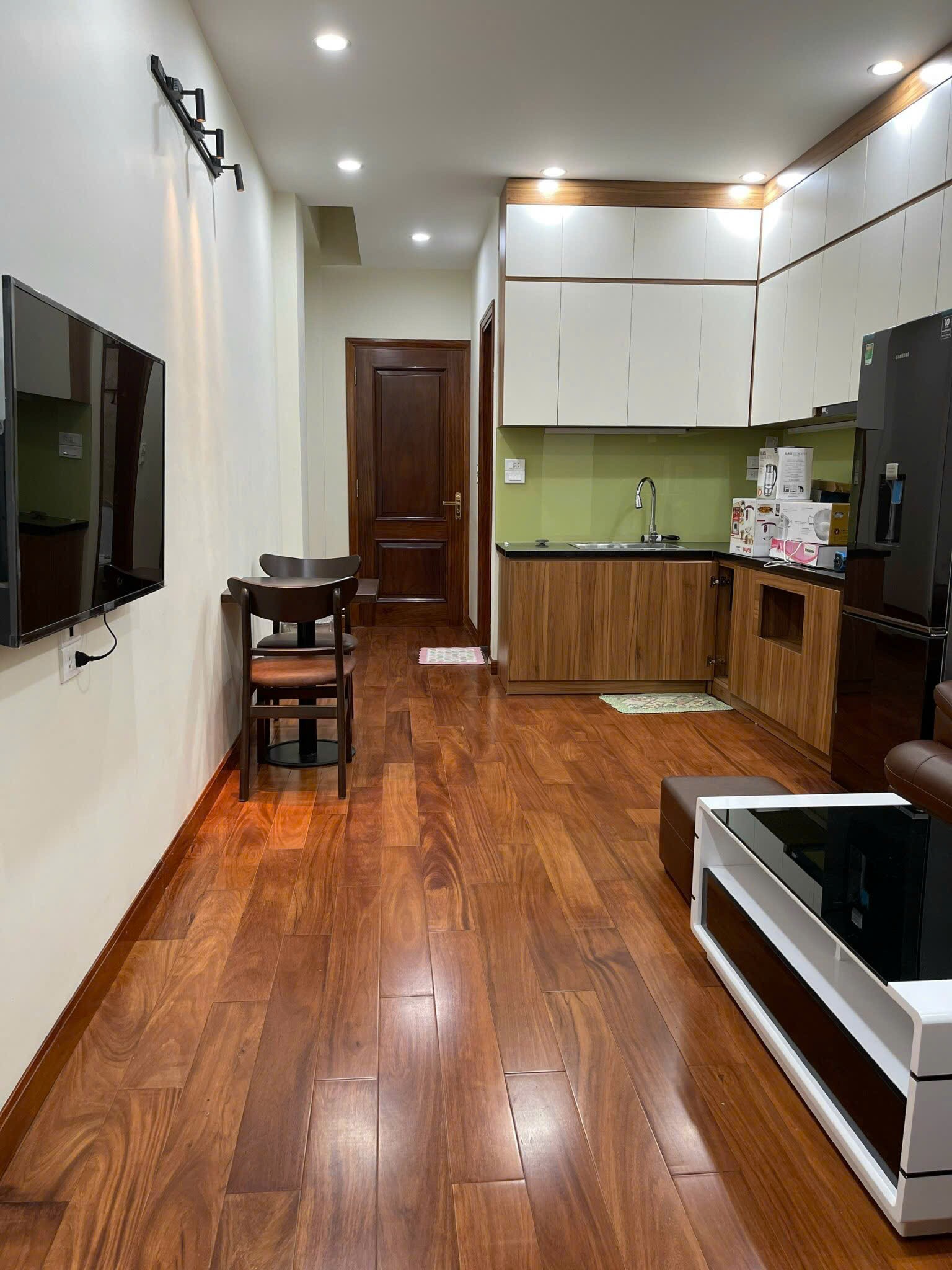Cho thuê Căn hộ Apartment Full đồ cao cấp 1N1K tại Phố Vạn Phúc, Ba Đình. Chỉ 9tr 3
