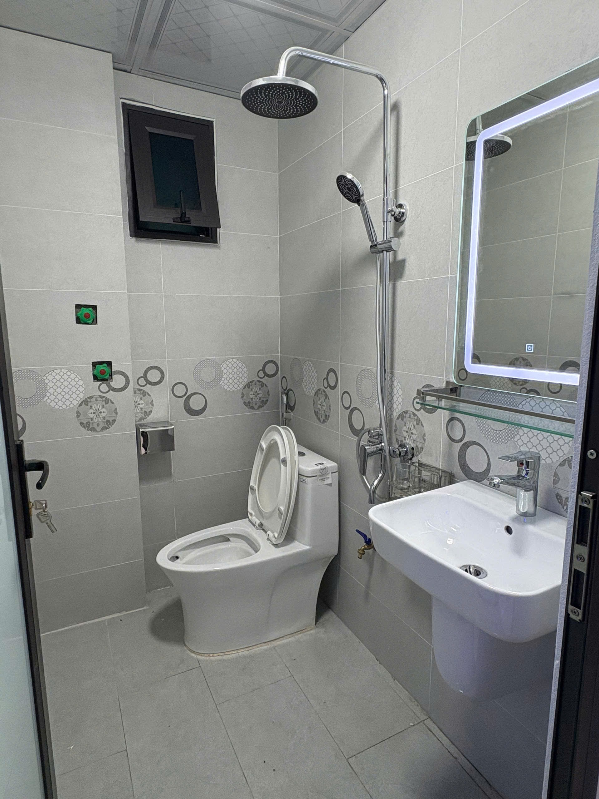 Bán nhà 3 tầng Bình Lộc –3PN, ô tô đỗ cửa, sát chợ giá 2.x tỷ 4
