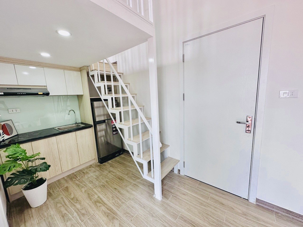 BÁN TÒA CHDV CẠNH ĐH HÀ NỘI 130M2 8 TẦNG 40PKK DOANH THU 2.2 TỶ/NĂM GIÁ HƠN 30 TỶ 4